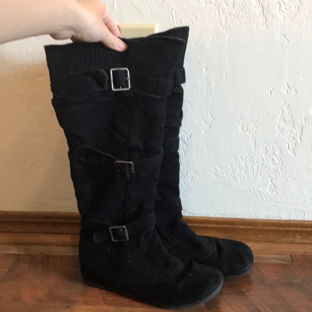 Cute black boots